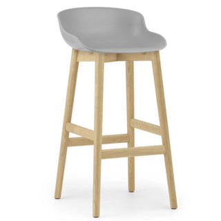 Normann Copenhagen Hyg oak bar stool with polypropylene seat h. 75 cm. Normann Copenhagen Hyg Grey - Buy now on ShopDecor - Discover the best products by NORMANN COPENHAGEN design