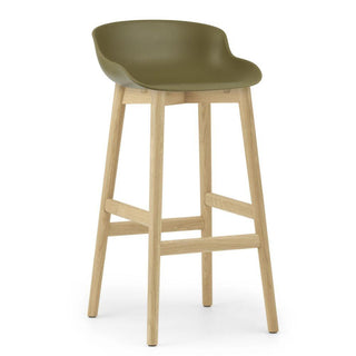 Normann Copenhagen Hyg oak bar stool with polypropylene seat h. 75 cm. Normann Copenhagen Hyg Olive - Buy now on ShopDecor - Discover the best products by NORMANN COPENHAGEN design
