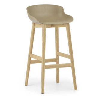 Normann Copenhagen Hyg oak bar stool with polypropylene seat h. 75 cm. Normann Copenhagen Hyg Sand - Buy now on ShopDecor - Discover the best products by NORMANN COPENHAGEN design